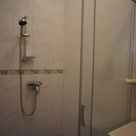 Private In Διαμέρισμα *
